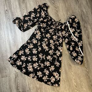 Missguided floral balloon sleeve floral mini dress in black/ size 12